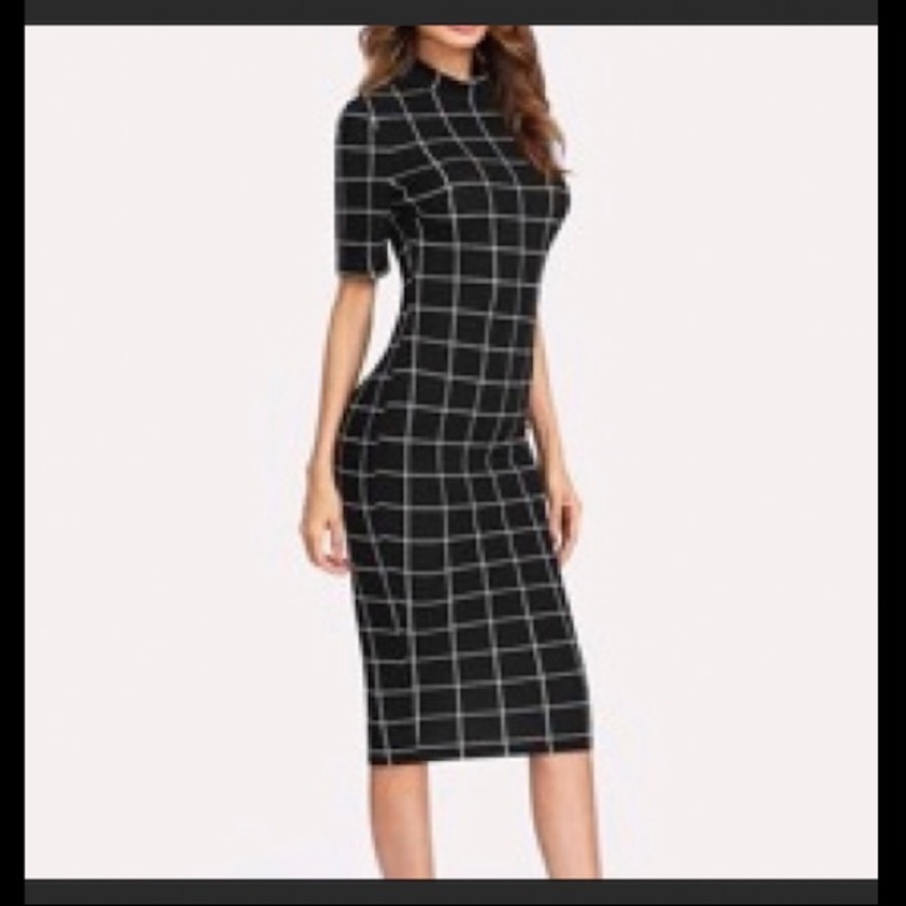 🆕🖤 (NWOT) Mock Neck Grid Fitted Dress